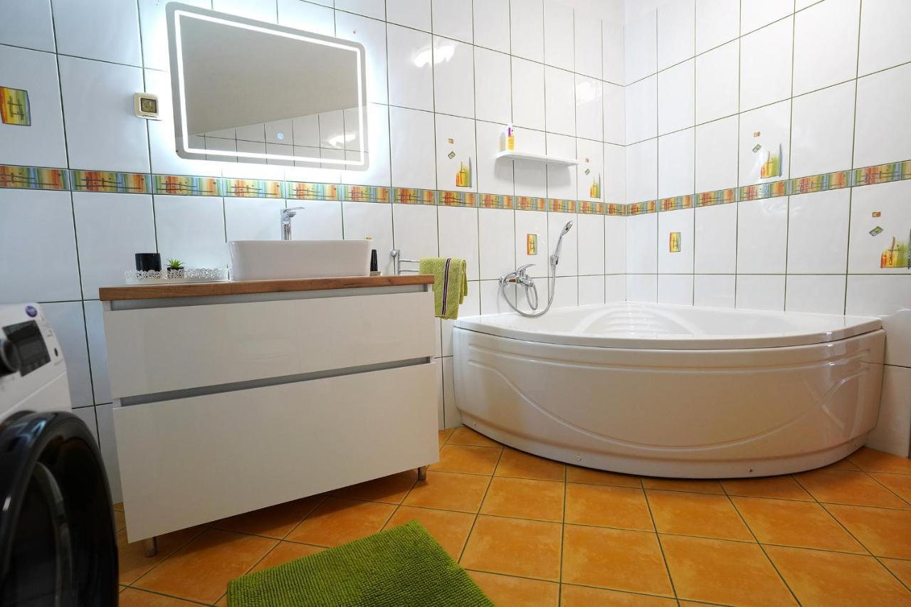 Villa Tago With Heated New Pool Kastela Luaran gambar